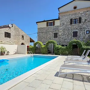  Apartment Beni