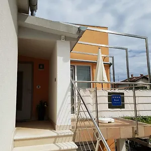  Apartment Lency